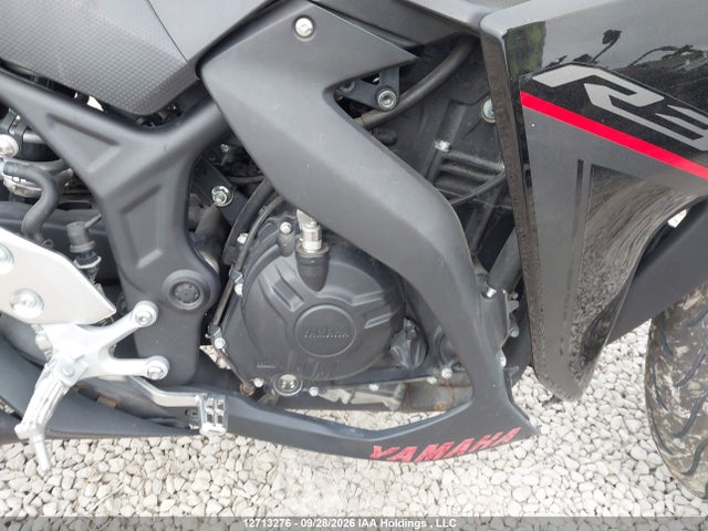 Yamaha YZFR3 2015 MH3RH06N3FK003153 Image 8