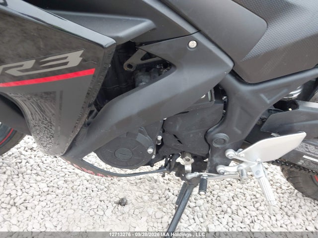 Yamaha YZFR3 2015 MH3RH06N3FK003153 Image 9