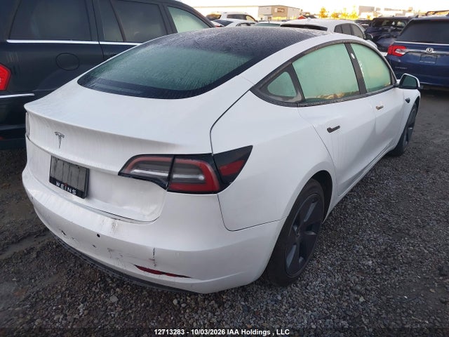 12713283 :رقم المزاد ، 5YJ3E1EA3NF355582 vin ، 2022 Tesla Model 3 مزاد بيع