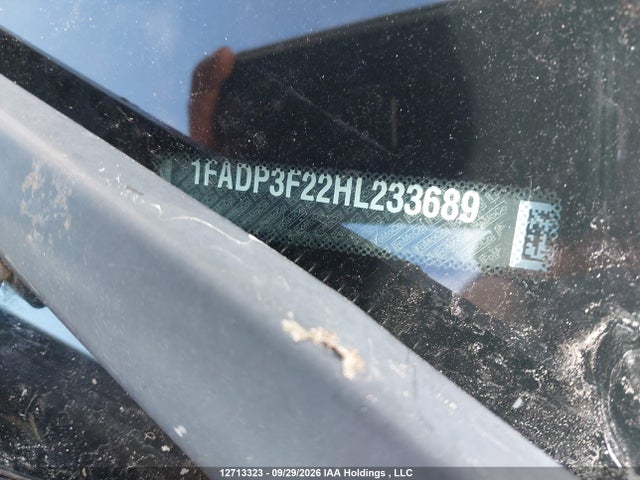 Ford FOCUS SE 2017 1FADP3F22HL233689 Image 17