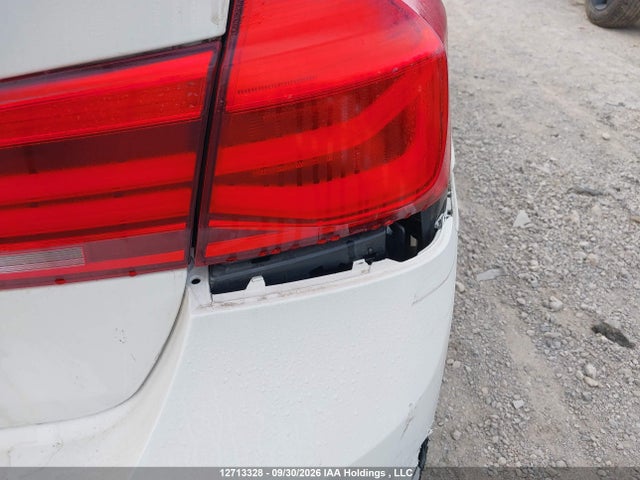12713328 :رقم المزاد ، WBA8D9C53JA616173 vin ، 2018 Bmw 330 Xi مزاد بيع