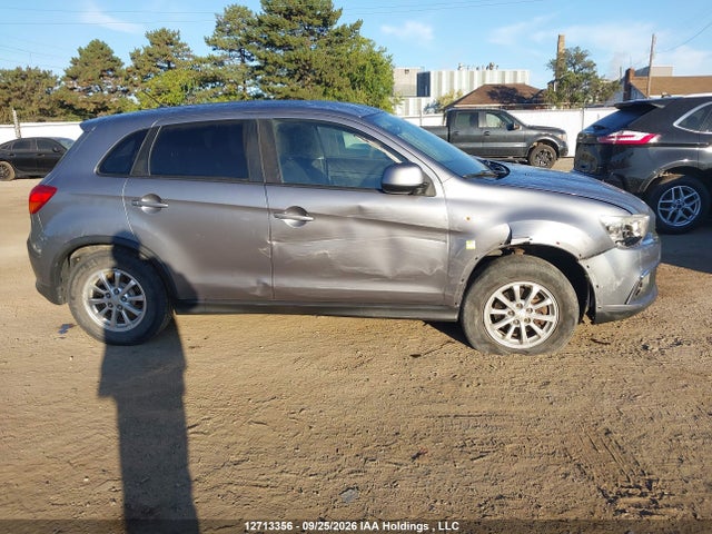 12713356 :رقم المزاد ، JA4AJ3AU1GZ607299 vin ، 2016 Mitsubishi Rvr Se مزاد بيع