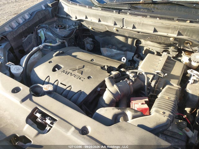 12713356 :رقم المزاد ، JA4AJ3AU1GZ607299 vin ، 2016 Mitsubishi Rvr Se مزاد بيع