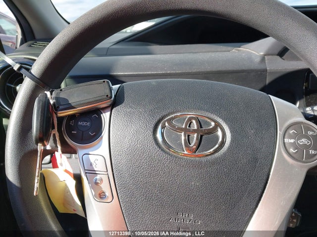 Toyota PRIUS C 2015 JTDKDTB30F1578866 Image 11