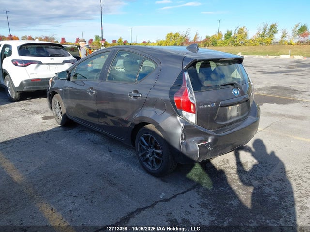 Toyota PRIUS C 2015 JTDKDTB30F1578866 Image 3