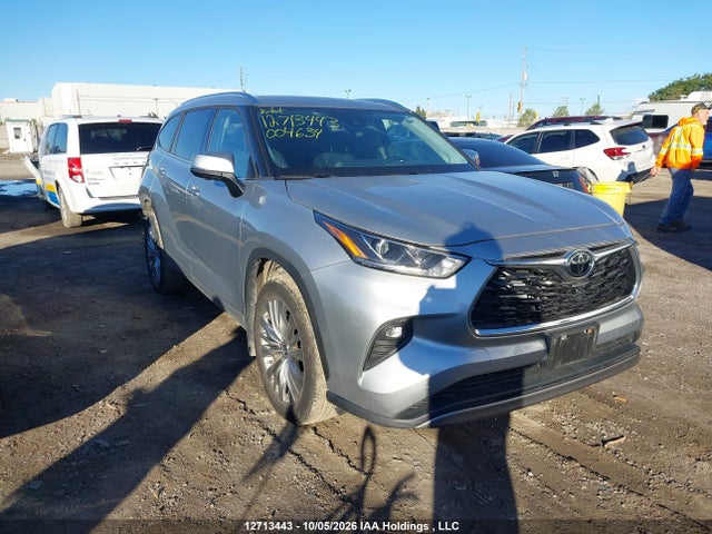 Продажа на аукционе авто 2023 Toyota Highlander, vin: 5TDKDRBHXPS004634, номер лота: 12713443