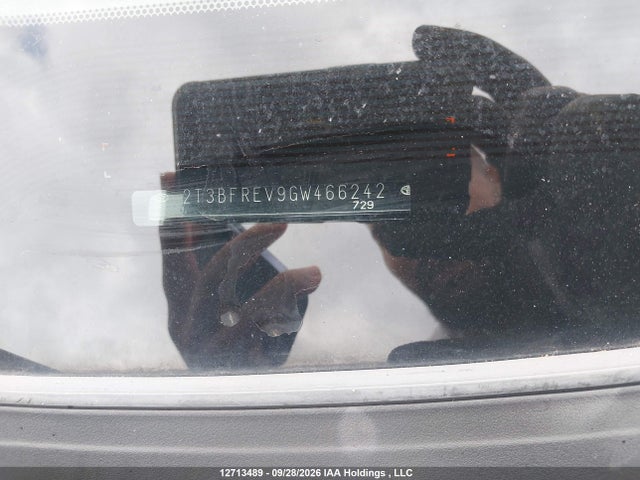 Toyota RAV4 LE 2016 2T3BFREV9GW466242 Image 18
