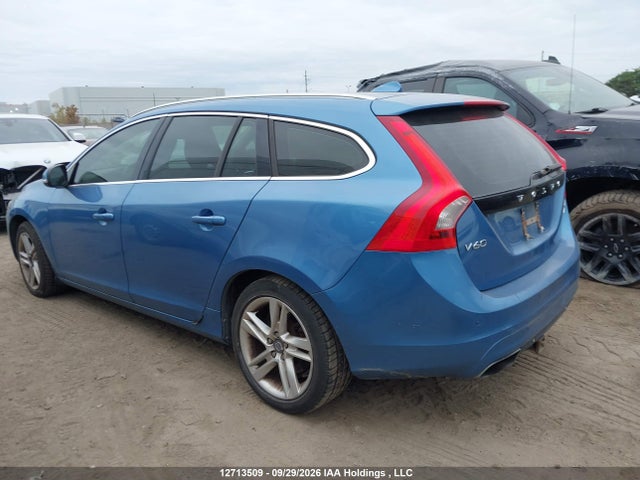 2015 Volvo V60 T5 Premier Plus მანქანა იყიდება აუქციონზე, vin: YV1612SC4F1187881, აუქციონის ნომერი: 12713509