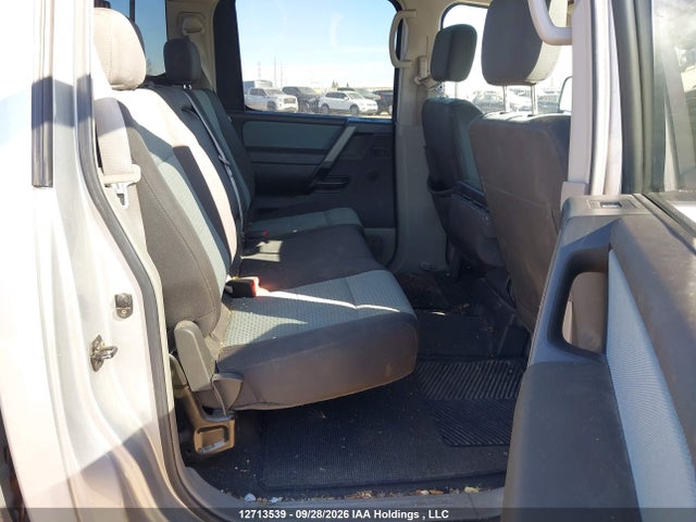 12713539 :رقم المزاد ، 1N6AA07B44N568153 vin ، 2004 Nissan Titan Se مزاد بيع