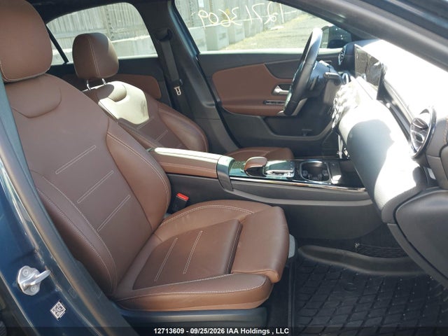 W1K3G4FB2LJ231933 Mercedes-Benz A 220 4matic
