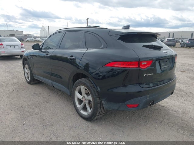 Jaguar F-pace 30t Premium/35t Premium 2018 SADCJ2EVXJA254681 Image 3