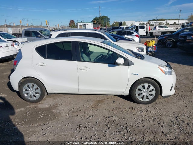 2013 Toyota Prius C Technology მანქანა იყიდება აუქციონზე, vin: JTDKDTB39D1544163, აუქციონის ნომერი: 12713635