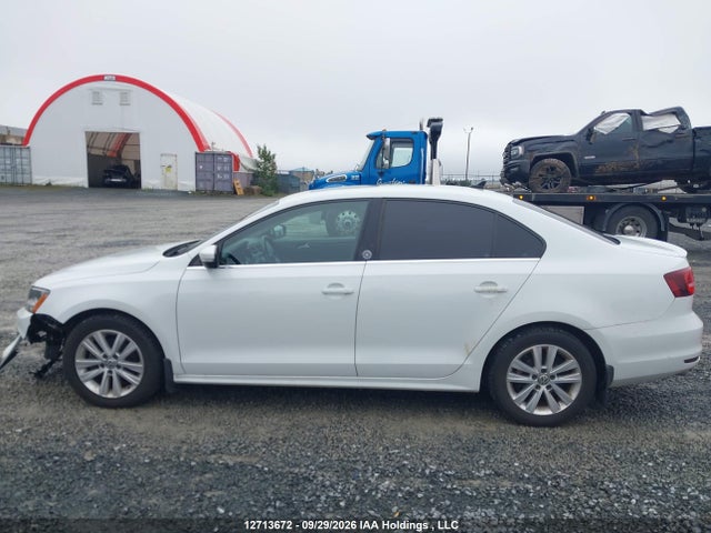 2017 Volkswagen Jetta Wolfsburg Edition მანქანა იყიდება აუქციონზე, vin: 3VWDB7AJ1HM231765, აუქციონის ნომერი: 12713672