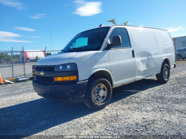 Chevrolet Express 2500 Work Van 2018 1GCWGAFPXJ1334869 Image 2