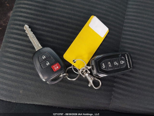 Toyota RAV4 LE 2017 2T3BFREV5HW689511 Image 11