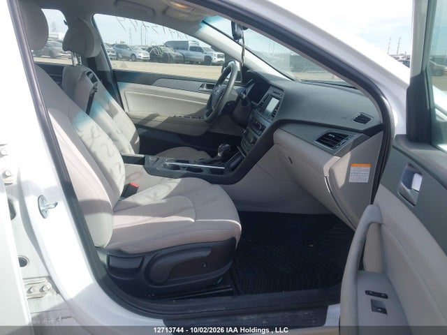 12713744 :رقم المزاد ، KMHE24L17HA059835 vin ، 2017 Hyundai Sonata Hybrid Se مزاد بيع