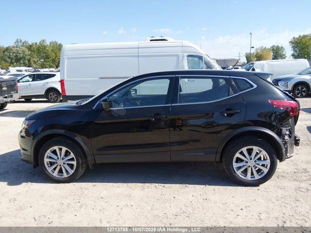 JN1BJ1CPXJW191562 Nissan Qashqai S/sv