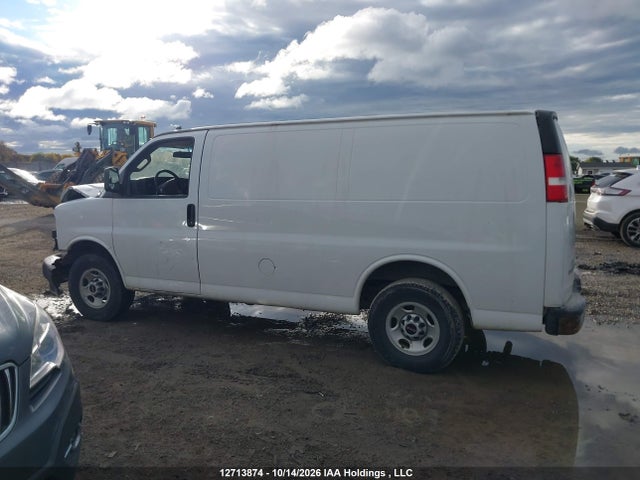 GMC Savana 2500 Work Van 2019 1GTW7AFPXK1244767 Image 15