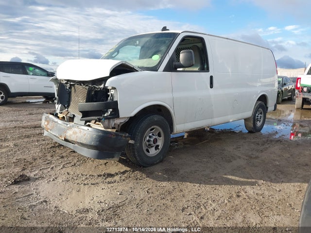 GMC Savana 2500 Work Van 2019 1GTW7AFPXK1244767 Image 2