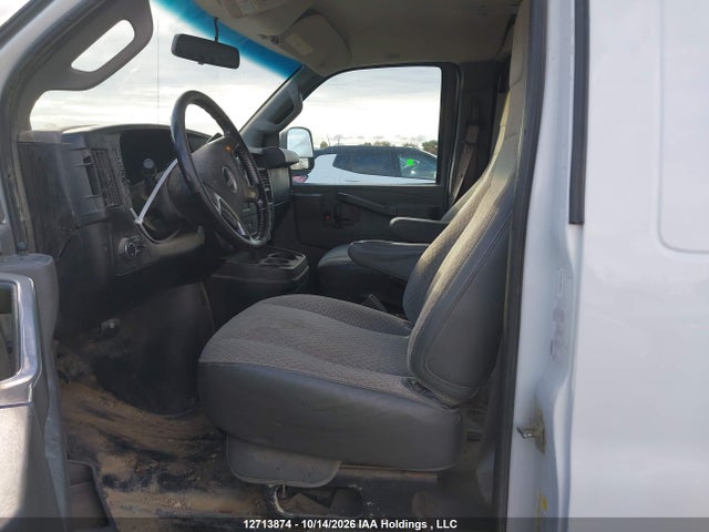 GMC Savana 2500 Work Van 2019 1GTW7AFPXK1244767 Image 20