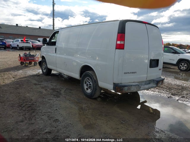 GMC Savana 2500 Work Van 2019 1GTW7AFPXK1244767 Image 3
