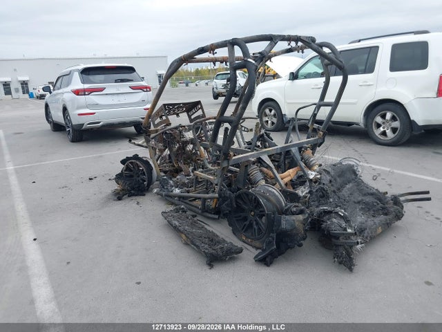Can-Am Commander 1000 Xt 2014 3JBKKPP13EJ001131 Image 3