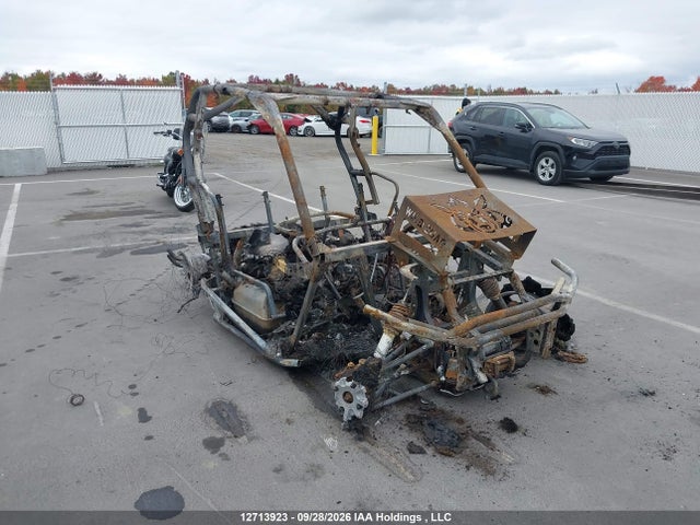 Can-Am Commander 1000 Xt 2014 3JBKKPP13EJ001131 Image 9