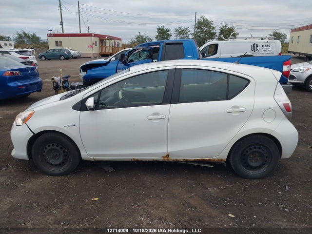 Продажа на аукционе авто 2014 Toyota Prius C, vin: JTDKDTB38E1571498, номер лота: 12714009