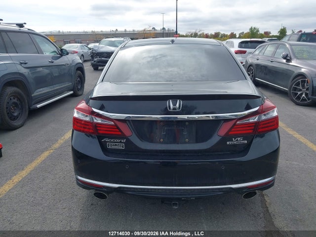 Продажа на аукционе авто 2016 Honda Accord Touring, vin: 1HGCR3F92GA800766, номер лота: 12714030