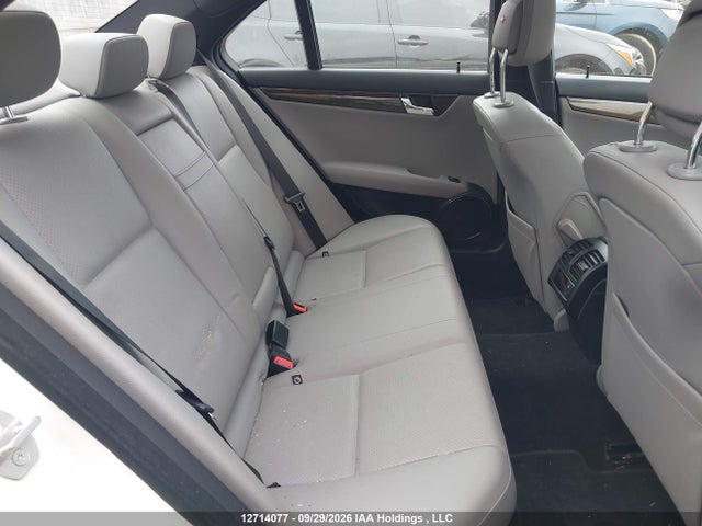 12714077 :رقم المزاد ، WDDGF87X98F167079 vin ، 2008 Mercedes-benz C 350 4matic مزاد بيع