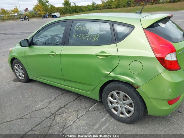 12714094 :رقم المزاد ، KMHCT5AE3DU069738 vin ، 2013 Hyundai Accent Gls/gs مزاد بيع