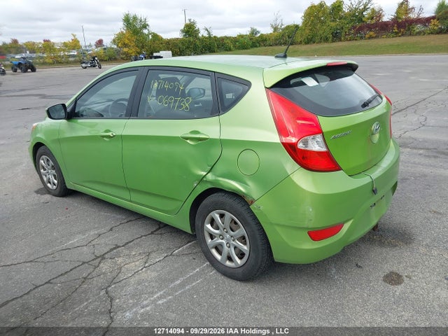 12714094 :رقم المزاد ، KMHCT5AE3DU069738 vin ، 2013 Hyundai Accent Gls/gs مزاد بيع