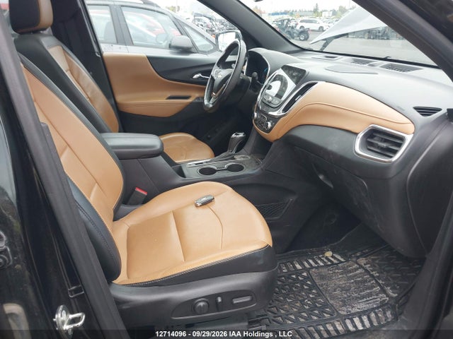 Продаж на аукціоні авто 2018 Chevrolet Equinox Premier, vin: 2GNAXVEV2J6169437, номер лоту: 12714096