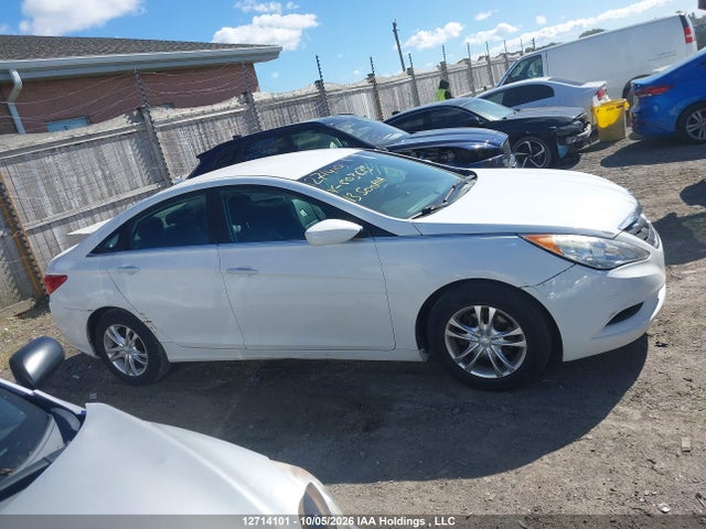 2013 Hyundai Sonata Gl მანქანა იყიდება აუქციონზე, vin: 5NPEB4AC8DH803633, აუქციონის ნომერი: 12714101