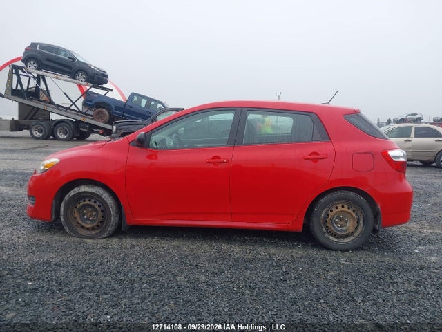 12714108 :رقم المزاد ، 2T1KU4EE2CC845886 vin ، 2012 Toyota Matrix مزاد بيع