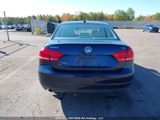 Продажа на аукционе авто 2015 Volkswagen Passat 1.8 Tsi Comfortline, vin: 1VWBS7A38FC031327, номер лота: 12714173