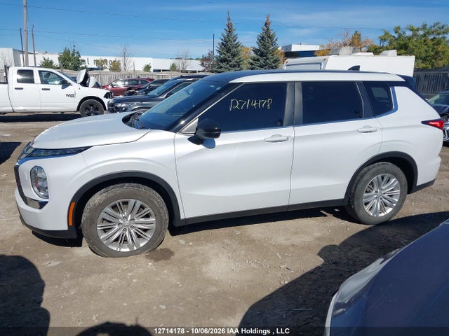 JA4J4TA80NZ605941 Mitsubishi Outlander Es