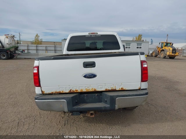 12714203 :رقم المزاد ، 1FT8W3B6XFEA25018 vin ، 2015 Ford F-350 Xlt مزاد بيع