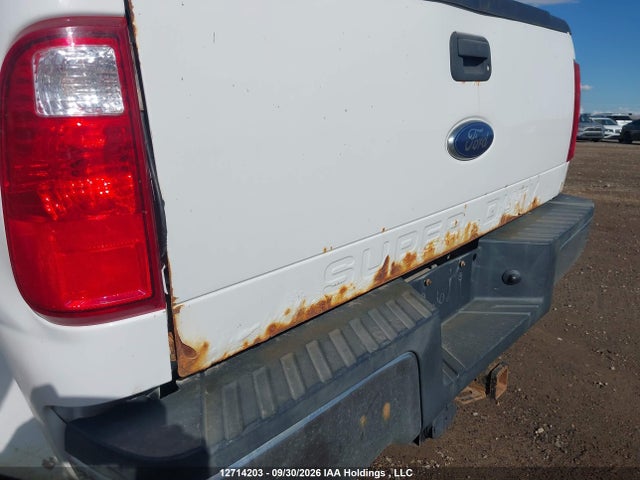 12714203 :رقم المزاد ، 1FT8W3B6XFEA25018 vin ، 2015 Ford F-350 Xlt مزاد بيع