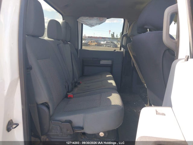12714203 :رقم المزاد ، 1FT8W3B6XFEA25018 vin ، 2015 Ford F-350 Xlt مزاد بيع
