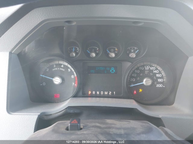 12714203 :رقم المزاد ، 1FT8W3B6XFEA25018 vin ، 2015 Ford F-350 Xlt مزاد بيع