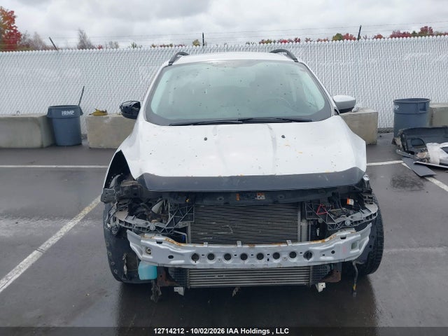 2014 Ford Escape მანქანა იყიდება აუქციონზე, vin: 1FMCU0GX0EUE42860, აუქციონის ნომერი: 12714212
