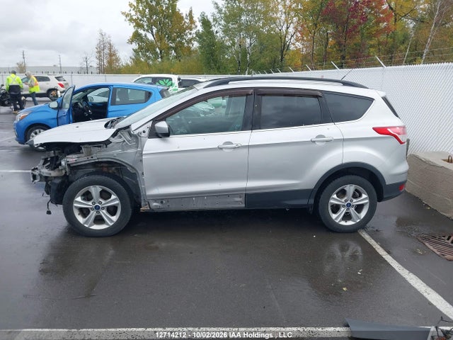 2014 Ford Escape მანქანა იყიდება აუქციონზე, vin: 1FMCU0GX0EUE42860, აუქციონის ნომერი: 12714212