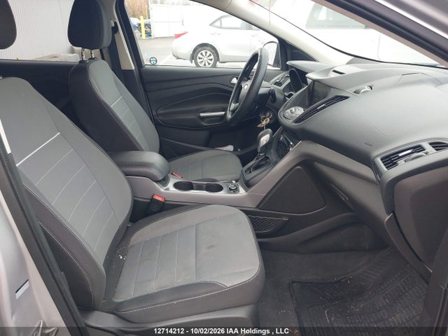 2014 Ford Escape მანქანა იყიდება აუქციონზე, vin: 1FMCU0GX0EUE42860, აუქციონის ნომერი: 12714212