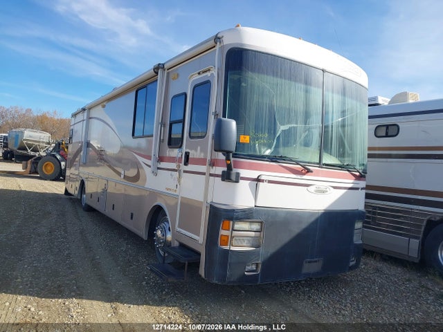 12714224 :رقم المزاد ، 4UZ6XFBA4YCG67404 vin ، 2000 Freightliner Chassis X Line Motor Home مزاد بيع