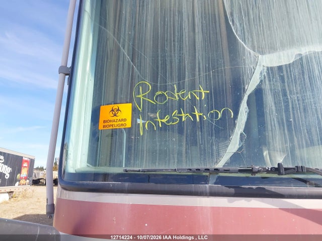 12714224 :رقم المزاد ، 4UZ6XFBA4YCG67404 vin ، 2000 Freightliner Chassis X Line Motor Home مزاد بيع
