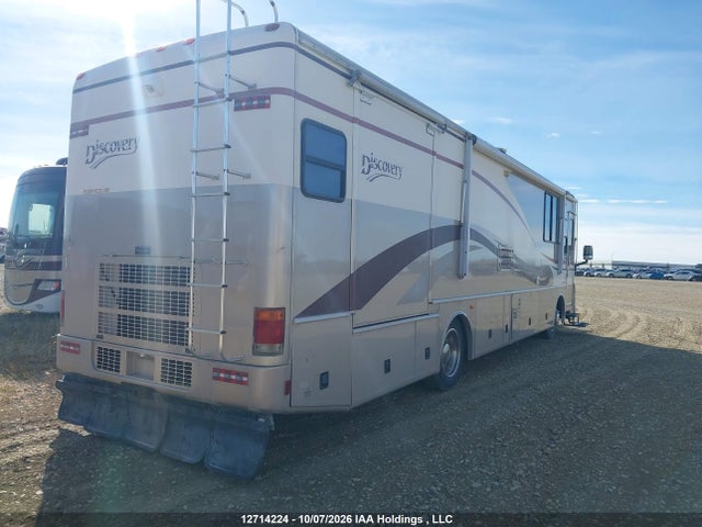 12714224 :رقم المزاد ، 4UZ6XFBA4YCG67404 vin ، 2000 Freightliner Chassis X Line Motor Home مزاد بيع