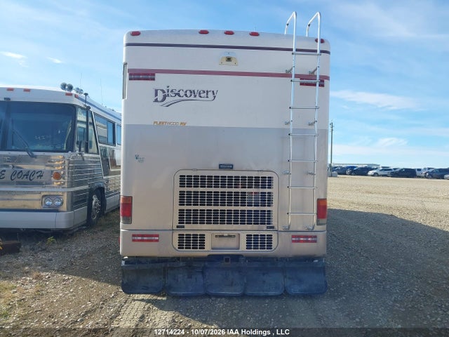 12714224 :رقم المزاد ، 4UZ6XFBA4YCG67404 vin ، 2000 Freightliner Chassis X Line Motor Home مزاد بيع