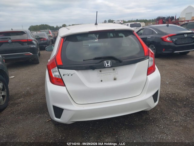 Honda FIT LX 2017 3HGGK5H51HM103153 Image 16