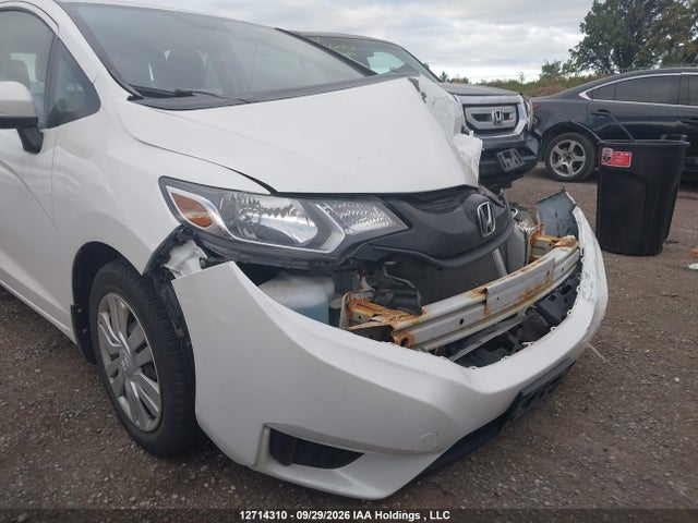 Honda FIT LX 2017 3HGGK5H51HM103153 Image 18